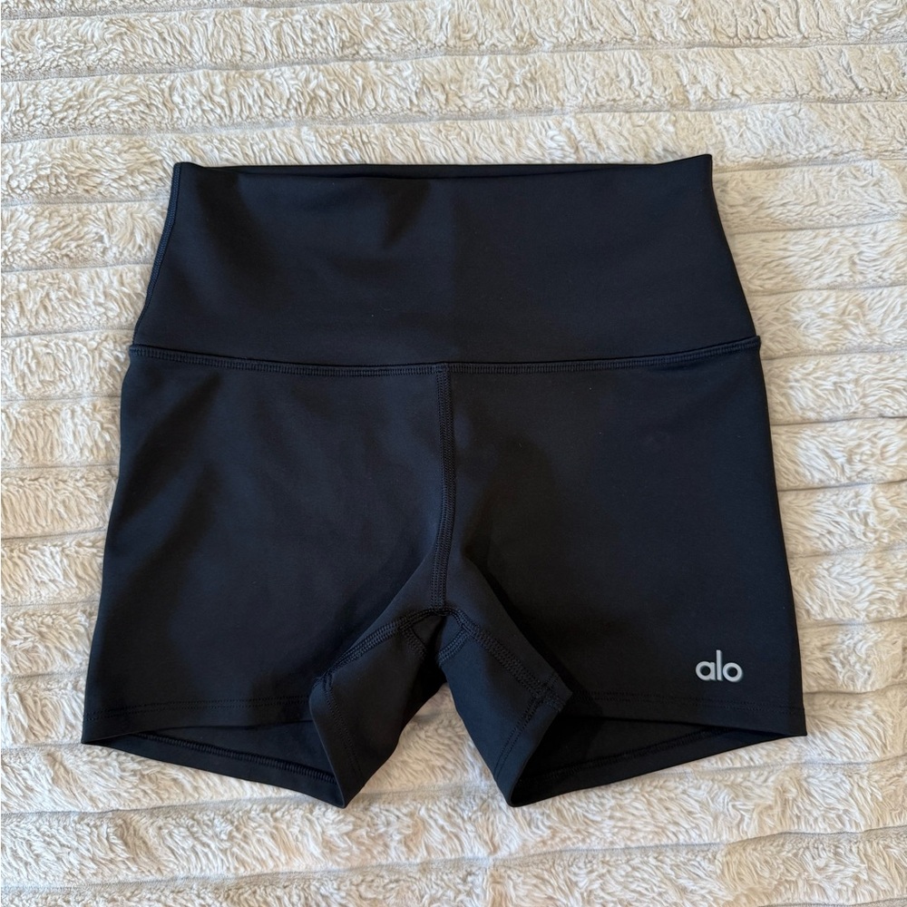 ALO Yoga Women's 3” airlift Black Shorts